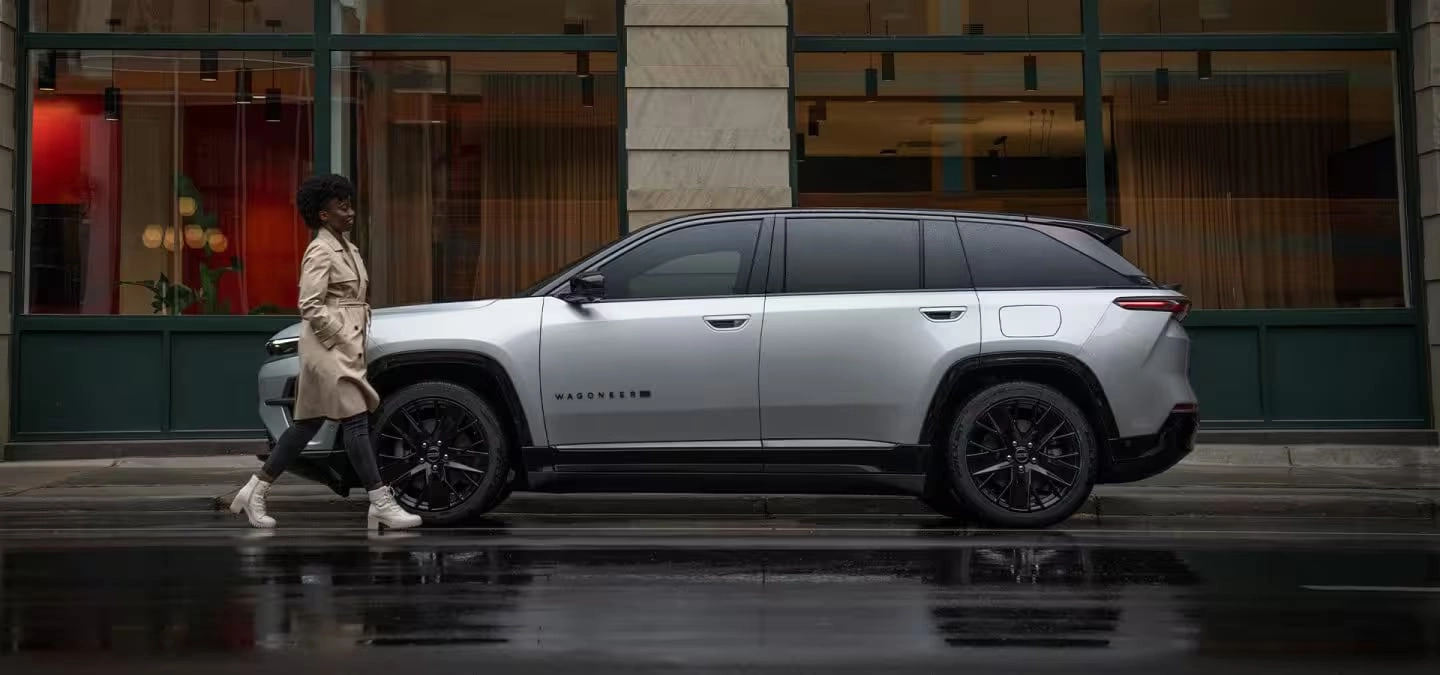 2024 Jeep Wagoneer S EV